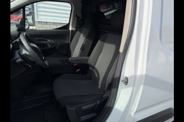 Peugeot Partner 1.5 BlueHDI 102pk Premium / vaste prijs rijklaar € 10.950 ex btw / 6 versnellingen / lease vanaf € 185 / trekhaak 1500 kg / dakdragers / airco / cruise / euro 6 / bpm vrij