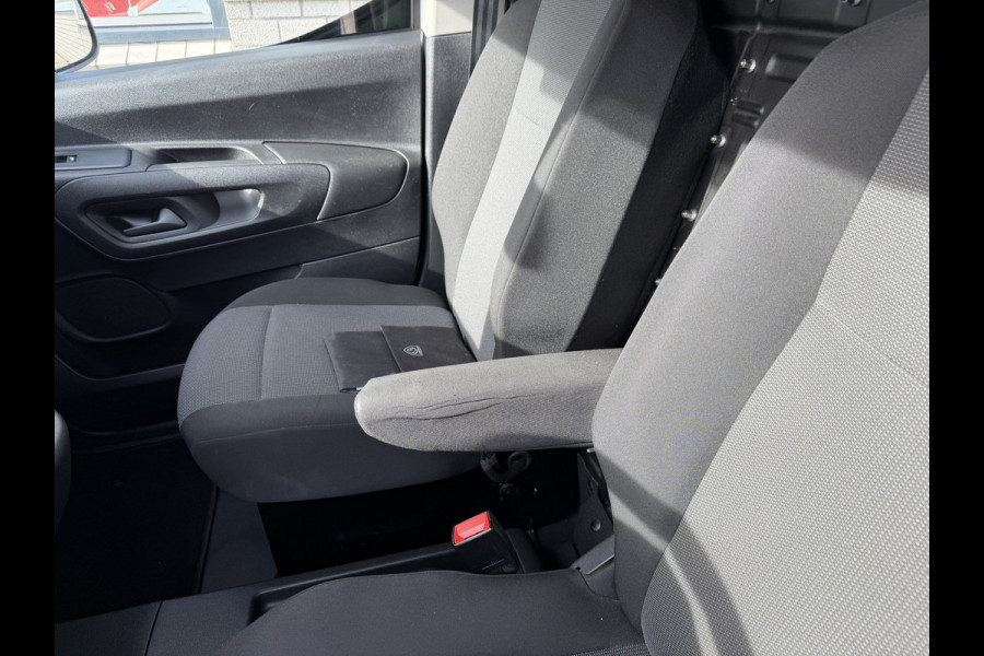Peugeot Partner 1.5 BlueHDI 102pk Premium / vaste prijs rijklaar € 10.950 ex btw / 6 versnellingen / lease vanaf € 185 / trekhaak 1500 kg / dakdragers / airco / cruise / euro 6 / bpm vrij