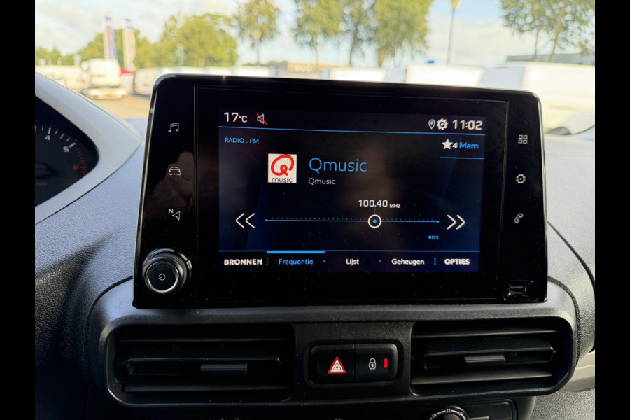 Peugeot Partner 1.5 BlueHDI 102pk Premium / vaste prijs rijklaar € 10.950 ex btw / 6 versnellingen / lease vanaf € 185 / trekhaak 1500 kg / dakdragers / airco / cruise / euro 6 / bpm vrij