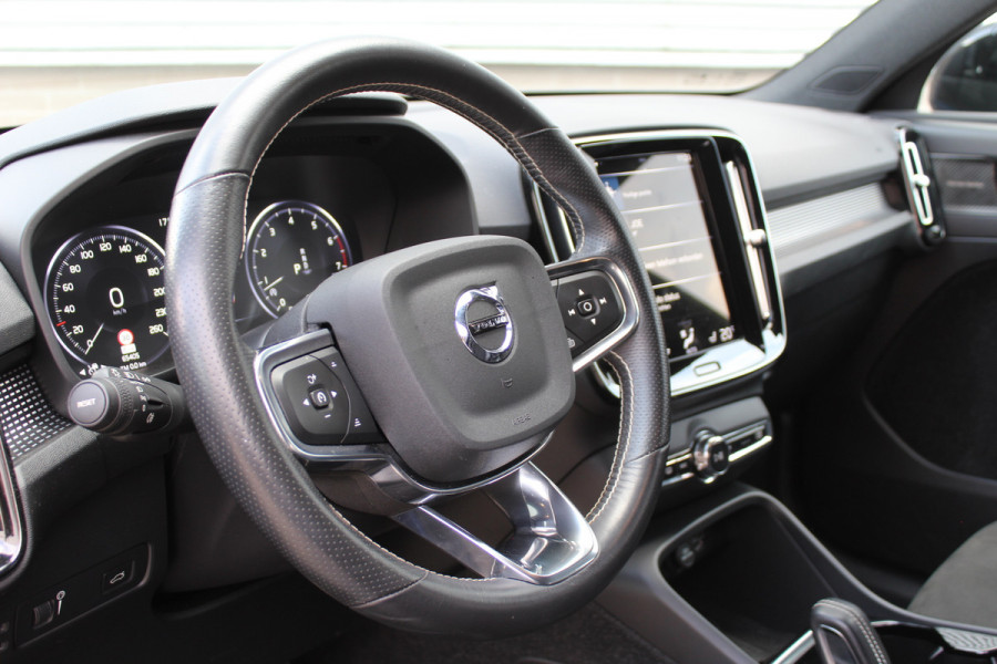 Volvo XC40 2.0 B4 R-Design | Harman Kardon | Trekhaak | Memory | Adaptieve Cruise | Elektr. Achterklep