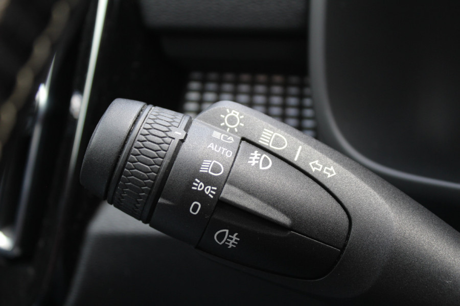 Volvo XC40 2.0 B4 R-Design | Harman Kardon | Trekhaak | Memory | Adaptieve Cruise | Elektr. Achterklep