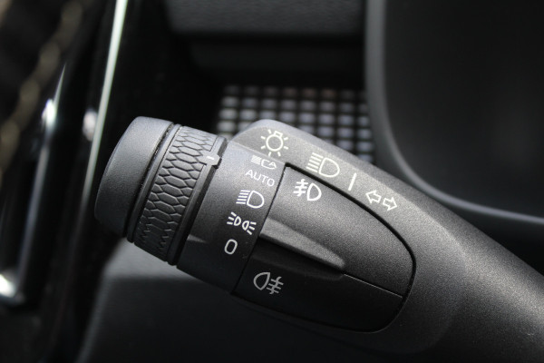 Volvo XC40 2.0 B4 R-Design | Harman Kardon | Trekhaak | Memory | Adaptieve Cruise | Elektr. Achterklep