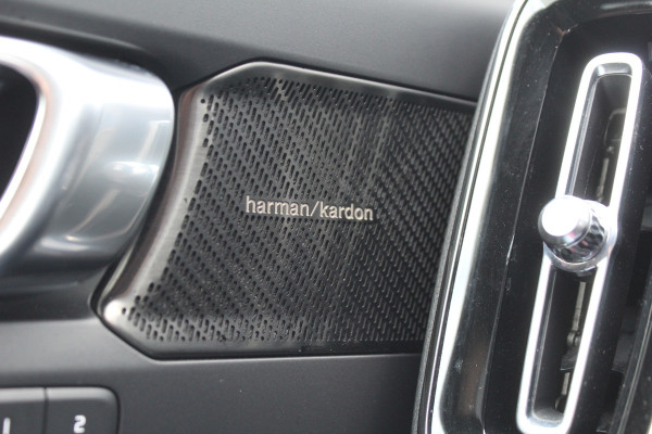 Volvo XC40 2.0 B4 R-Design | Harman Kardon | Trekhaak | Memory | Adaptieve Cruise | Elektr. Achterklep