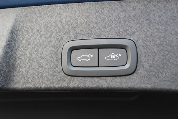 Volvo XC40 2.0 B4 R-Design | Harman Kardon | Trekhaak | Memory | Adaptieve Cruise | Elektr. Achterklep