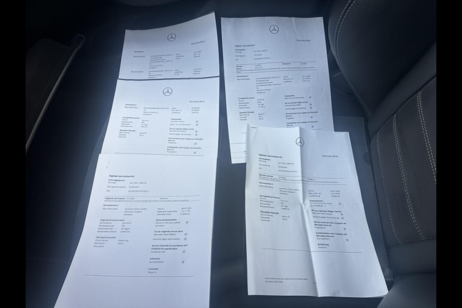 Mercedes-Benz GLC 300e 4MATIC Premium Plus VAN: € 43.900- VOOR: € 39.877,- UW HERFSTVOORDEEL: € 4.023,-| PANO| ELEKTRISCHE STOELEN MET MEMORY| ADAPTIVE CRUISE CONTROL| ELEK. TREKHAAK| SFEERVERLICHTING| ELEKTRISCHE ACHTERKLEP| 360 CAMERA| CARPLAY| | COMPLETE UITVOERING!|