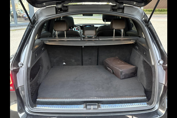 Mercedes-Benz GLC 300e 4MATIC Premium Plus VAN: € 43.900- VOOR: € 39.877,- UW HERFSTVOORDEEL: € 4.023,-| PANO| ELEKTRISCHE STOELEN MET MEMORY| ADAPTIVE CRUISE CONTROL| ELEK. TREKHAAK| SFEERVERLICHTING| ELEKTRISCHE ACHTERKLEP| 360 CAMERA| CARPLAY| | COMPLETE UITVOERING!|