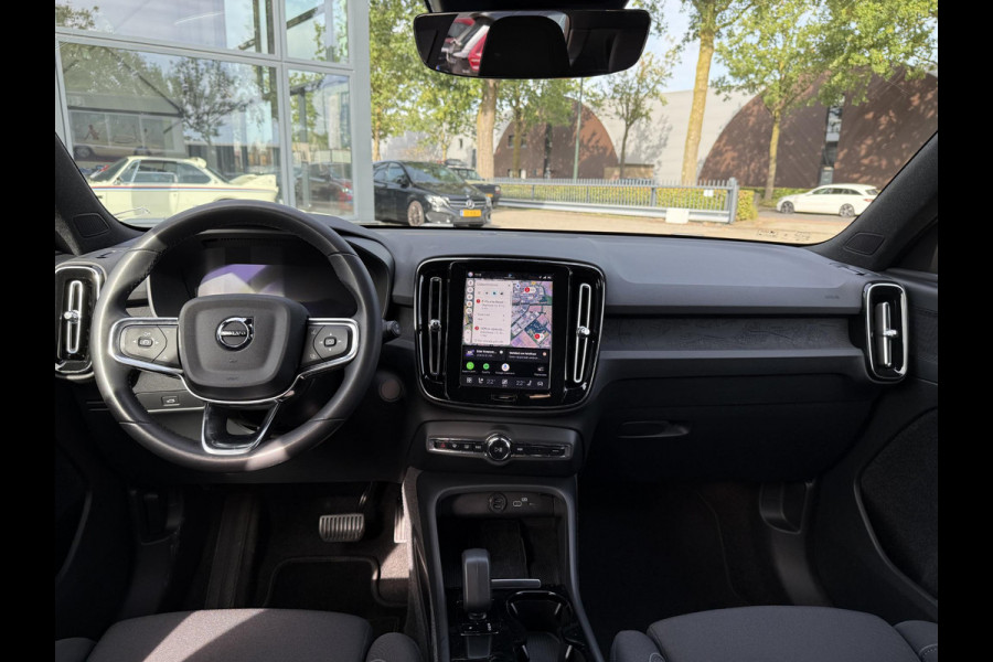 Volvo XC40 Recharge Core 70 kWh VAN: € 31.900- VOOR: € 29.877,- UW HERFSTVOORDEEL: € 2.023,-| SOH 91%| ELEK. TREKHAAK| WINTERPAKKET| STOEL +STUURVERWARMING| WARMTEPOMP| ACHTERUITRIJCAMERA| RIJKLAARPRIJS INCL. 12 MND BOVAG GARANTIE