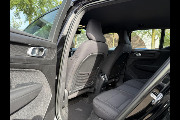 Volvo XC40 Recharge Core 70 kWh VAN: € 31.900- VOOR: € 29.877,- UW HERFSTVOORDEEL: € 2.023,-| SOH 91%| ELEK. TREKHAAK| WINTERPAKKET| STOEL +STUURVERWARMING| WARMTEPOMP| ACHTERUITRIJCAMERA| RIJKLAARPRIJS INCL. 12 MND BOVAG GARANTIE