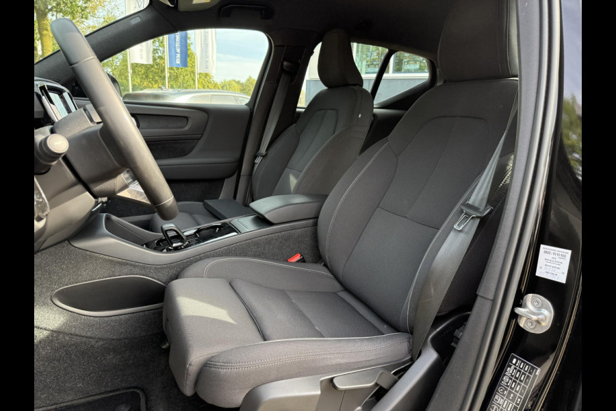 Volvo XC40 Recharge Core 70 kWh VAN: € 31.900- VOOR: € 29.877,- UW HERFSTVOORDEEL: € 2.023,-| SOH 91%| ELEK. TREKHAAK| WINTERPAKKET| STOEL +STUURVERWARMING| WARMTEPOMP| ACHTERUITRIJCAMERA| RIJKLAARPRIJS INCL. 12 MND BOVAG GARANTIE