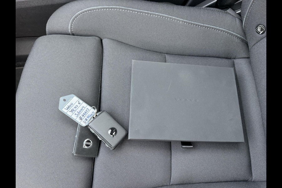 Volvo XC40 Recharge Core 70 kWh VAN: € 31.900- VOOR: € 29.877,- UW HERFSTVOORDEEL: € 2.023,-| SOH 91%| ELEK. TREKHAAK| WINTERPAKKET| STOEL +STUURVERWARMING| WARMTEPOMP| ACHTERUITRIJCAMERA| RIJKLAARPRIJS INCL. 12 MND BOVAG GARANTIE