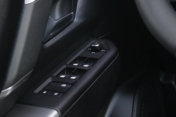Jeep Compass 1.2 145PK e-Hybrid FIRST EDITION | PANORAMADAK: TWEEDELIG PANORAMISCH SCHUIF-/KANTELDAK | PREMIUM PACK: FOCAL PREMIUM AUDIO/STOELMASSAGE VÓÓR/STOELVENTILATIE VÓÓR/ELEKTRISCH VERSTELBARE VOORSTOELEN MET GEHEUGENFUNCTIE/GLANZEND ZWART GESPOTEN BUMPERS | CONVENIENCE PACK: 360° CAMERA /PARKEERSENSOREN VÓÓR, ACHTER & ZIJDELINGS/BLIND SPOT MONITORING/PEDAALVERWARMINGSPREVENTIE | PACIFIC BLUE | LED MATRIX KOPLAMPEN | 18" LICHTMETALEN VELGEN | VERLICHTE 7-SLEUFS GRILL | PRIVACY GLASS | STOEL/STUUR VERWARMING | VERWARMBARE VOORRUITRAND |SFEERVERLICHTING | ELEKTRISCH BEDIENBARE
