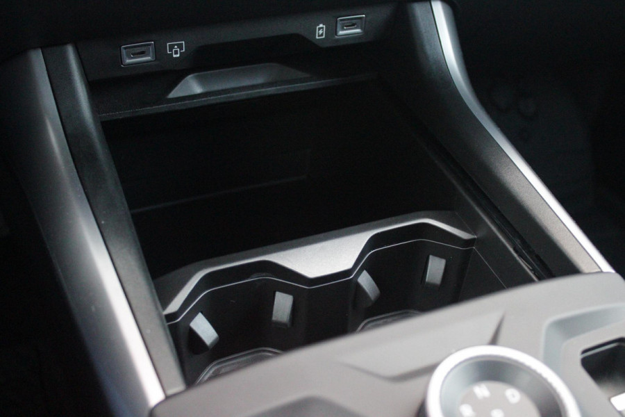 Jeep Compass 1.2 145PK e-Hybrid FIRST EDITION | PANORAMADAK: TWEEDELIG PANORAMISCH SCHUIF-/KANTELDAK | PREMIUM PACK: FOCAL PREMIUM AUDIO/STOELMASSAGE VÓÓR/STOELVENTILATIE VÓÓR/ELEKTRISCH VERSTELBARE VOORSTOELEN MET GEHEUGENFUNCTIE/GLANZEND ZWART GESPOTEN BUMPERS | CONVENIENCE PACK: 360° CAMERA /PARKEERSENSOREN VÓÓR, ACHTER & ZIJDELINGS/BLIND SPOT MONITORING/PEDAALVERWARMINGSPREVENTIE | PACIFIC BLUE | LED MATRIX KOPLAMPEN | 18" LICHTMETALEN VELGEN | VERLICHTE 7-SLEUFS GRILL | PRIVACY GLASS | STOEL/STUUR VERWARMING | VERWARMBARE VOORRUITRAND |SFEERVERLICHTING | ELEKTRISCH BEDIENBARE