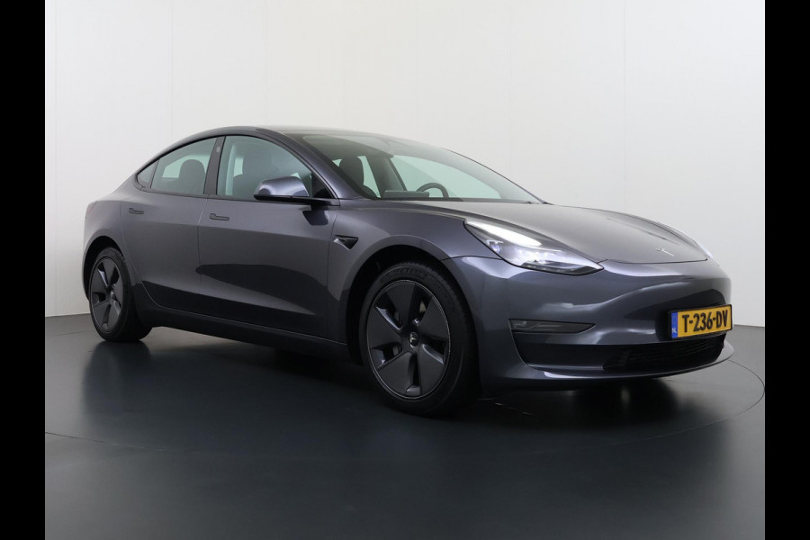 Tesla Model 3 Long Range AWD 75 kWh VAN: 35.900,- VOOR: 33.440,- UW HERFSTVOORDEEL: 2.460,-| FABRIEKSGARANTIE OP ACCU & AANDRIJFLIJN TOT 2031 OF 192.000 KM + ALGEMENE AUTO T/M 06-2027 of 80.000KM! BTW verrekenbaar | SOH 94% |