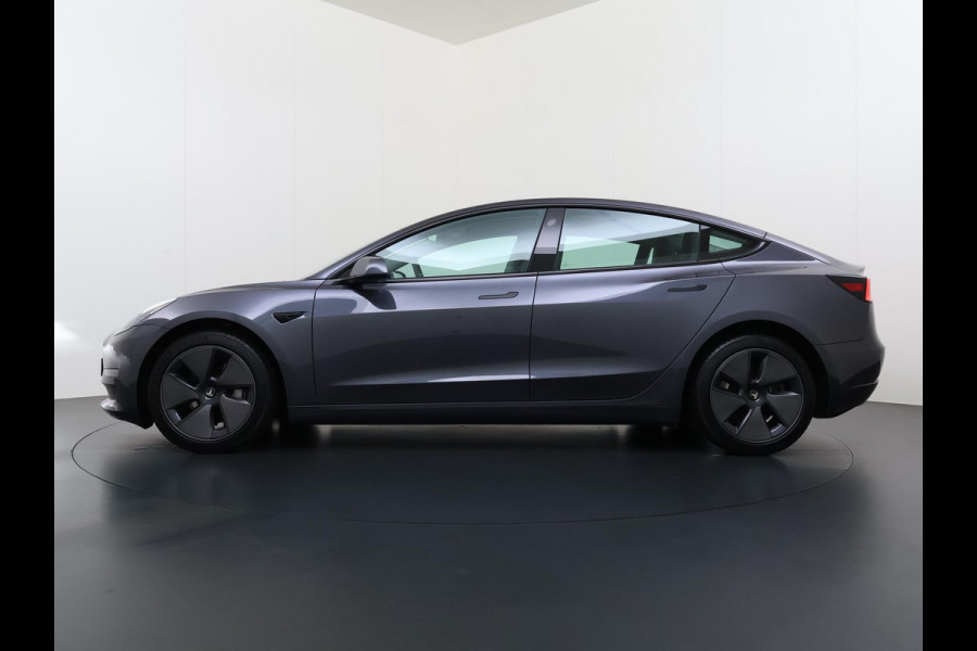 Tesla Model 3 Long Range AWD 75 kWh VAN: 35.900,- VOOR: 33.440,- UW HERFSTVOORDEEL: 2.460,-| FABRIEKSGARANTIE OP ACCU & AANDRIJFLIJN TOT 2031 OF 192.000 KM + ALGEMENE AUTO T/M 06-2027 of 80.000KM! BTW verrekenbaar | SOH 94% |