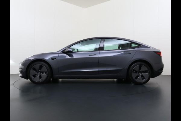 Tesla Model 3 Long Range AWD 75 kWh VAN: 35.900,- VOOR: 33.440,- UW HERFSTVOORDEEL: 2.460,-| FABRIEKSGARANTIE OP ACCU & AANDRIJFLIJN TOT 2031 OF 192.000 KM + ALGEMENE AUTO T/M 06-2027 of 80.000KM! BTW verrekenbaar | SOH 94% |