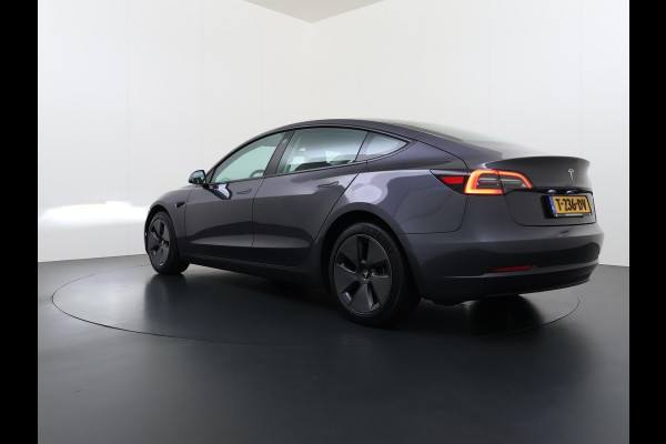 Tesla Model 3 Long Range AWD 75 kWh VAN: 35.900,- VOOR: 33.440,- UW HERFSTVOORDEEL: 2.460,-| FABRIEKSGARANTIE OP ACCU & AANDRIJFLIJN TOT 2031 OF 192.000 KM + ALGEMENE AUTO T/M 06-2027 of 80.000KM! BTW verrekenbaar | SOH 94% |