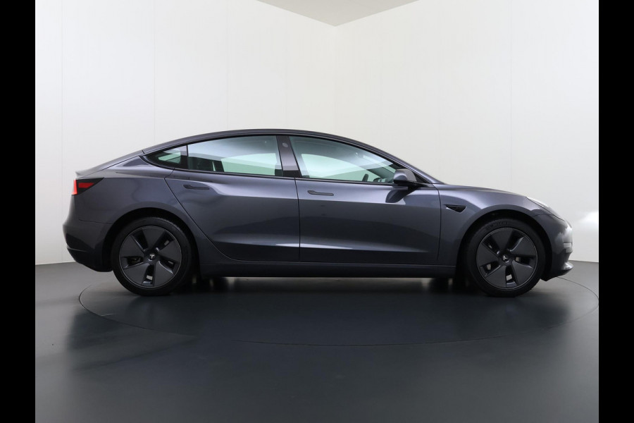 Tesla Model 3 Long Range AWD 75 kWh VAN: 35.900,- VOOR: 33.440,- UW HERFSTVOORDEEL: 2.460,-| FABRIEKSGARANTIE OP ACCU & AANDRIJFLIJN TOT 2031 OF 192.000 KM + ALGEMENE AUTO T/M 06-2027 of 80.000KM! BTW verrekenbaar | SOH 94% |