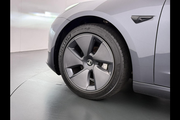 Tesla Model 3 Long Range AWD 75 kWh VAN: 35.900,- VOOR: 33.440,- UW HERFSTVOORDEEL: 2.460,-| FABRIEKSGARANTIE OP ACCU & AANDRIJFLIJN TOT 2031 OF 192.000 KM + ALGEMENE AUTO T/M 06-2027 of 80.000KM! BTW verrekenbaar | SOH 94% |