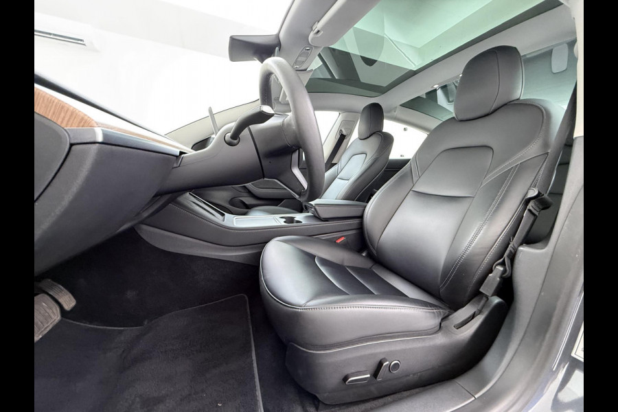 Tesla Model 3 Long Range AWD 75 kWh VAN: 35.900,- VOOR: 33.440,- UW HERFSTVOORDEEL: 2.460,-| FABRIEKSGARANTIE OP ACCU & AANDRIJFLIJN TOT 2031 OF 192.000 KM + ALGEMENE AUTO T/M 06-2027 of 80.000KM! BTW verrekenbaar | SOH 94% |