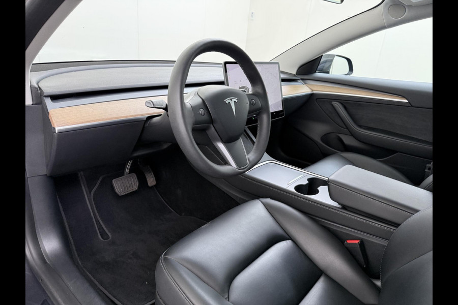 Tesla Model 3 Long Range AWD 75 kWh VAN: 35.900,- VOOR: 33.440,- UW HERFSTVOORDEEL: 2.460,-| FABRIEKSGARANTIE OP ACCU & AANDRIJFLIJN TOT 2031 OF 192.000 KM + ALGEMENE AUTO T/M 06-2027 of 80.000KM! BTW verrekenbaar | SOH 94% |