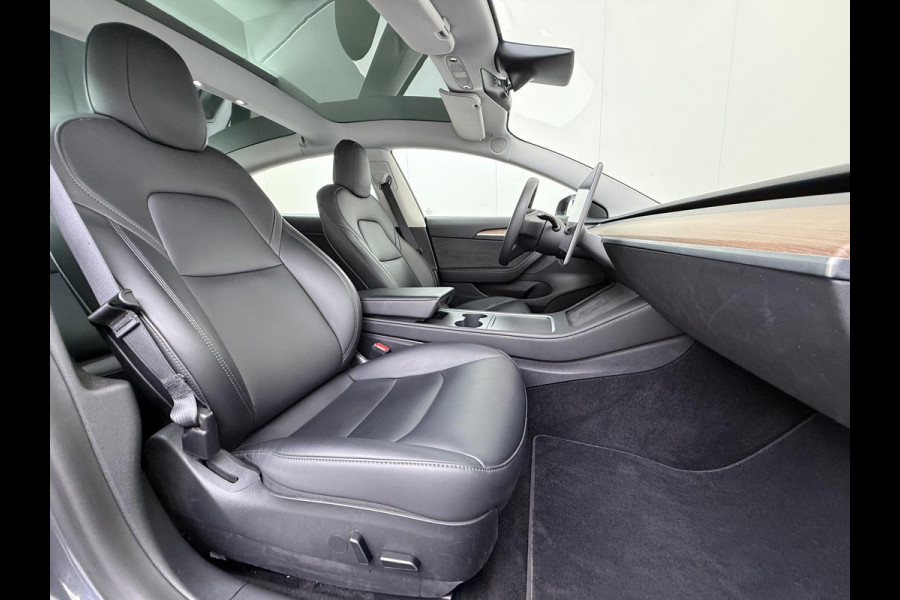 Tesla Model 3 Long Range AWD 75 kWh VAN: 35.900,- VOOR: 33.440,- UW HERFSTVOORDEEL: 2.460,-| FABRIEKSGARANTIE OP ACCU & AANDRIJFLIJN TOT 2031 OF 192.000 KM + ALGEMENE AUTO T/M 06-2027 of 80.000KM! BTW verrekenbaar | SOH 94% |