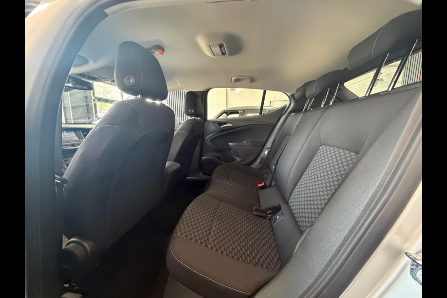 Opel Astra 1.2