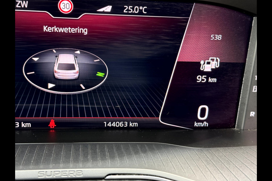 Škoda Superb Combi 1.4 TSI iV Sportline Business Panoramadak, Trekhaak