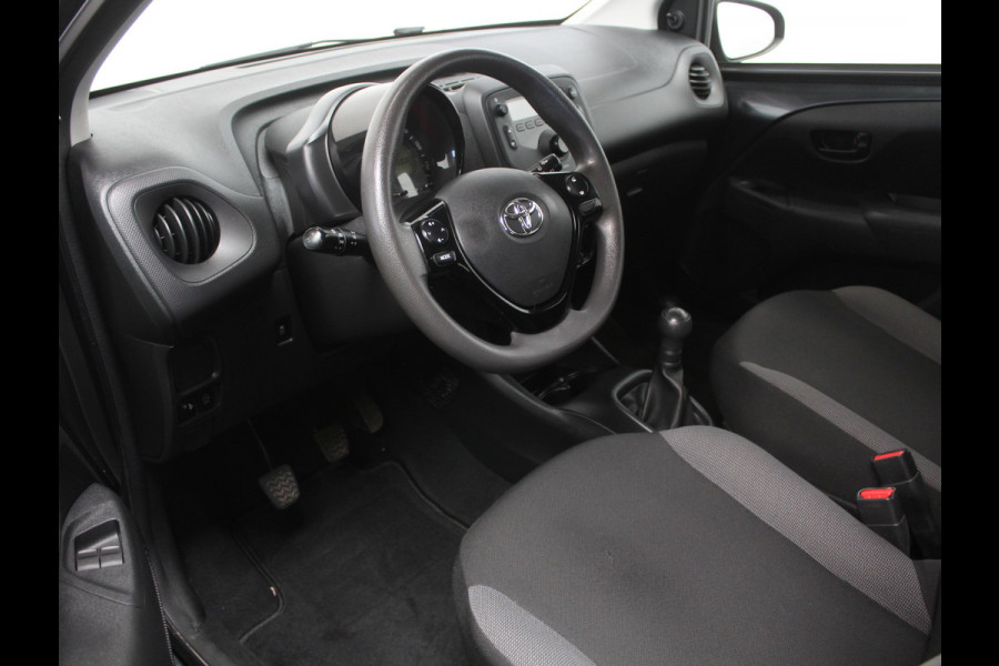 Toyota Aygo 1.0 VVT-i x-fun AIRCO | CV | LED | STB | BLUETOOTH | ELRM | ISOFIX