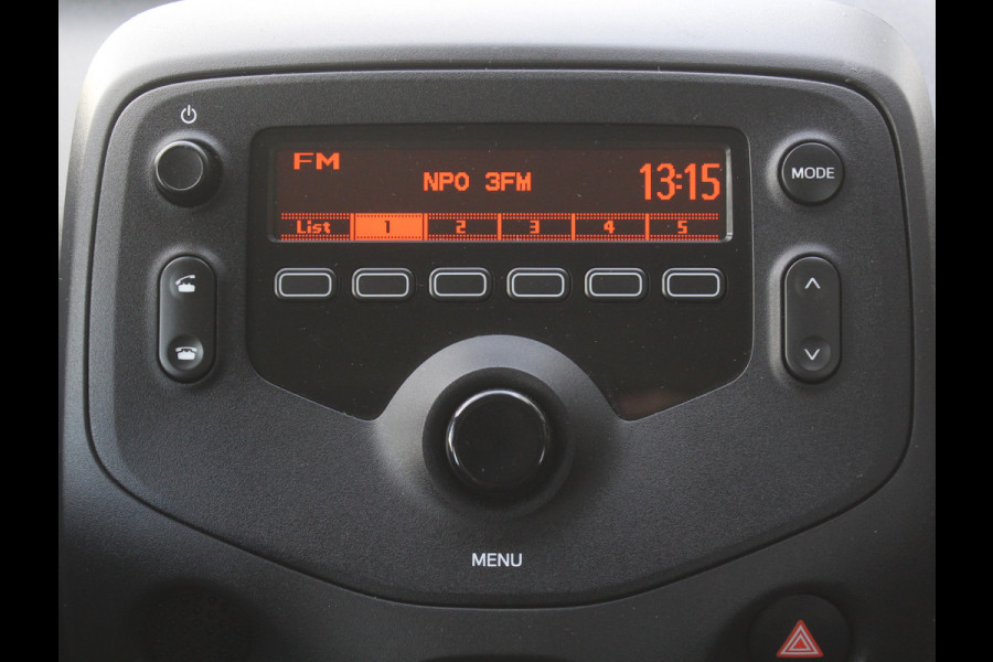 Toyota Aygo 1.0 VVT-i x-fun AIRCO | CV | LED | STB | BLUETOOTH | ELRM | ISOFIX