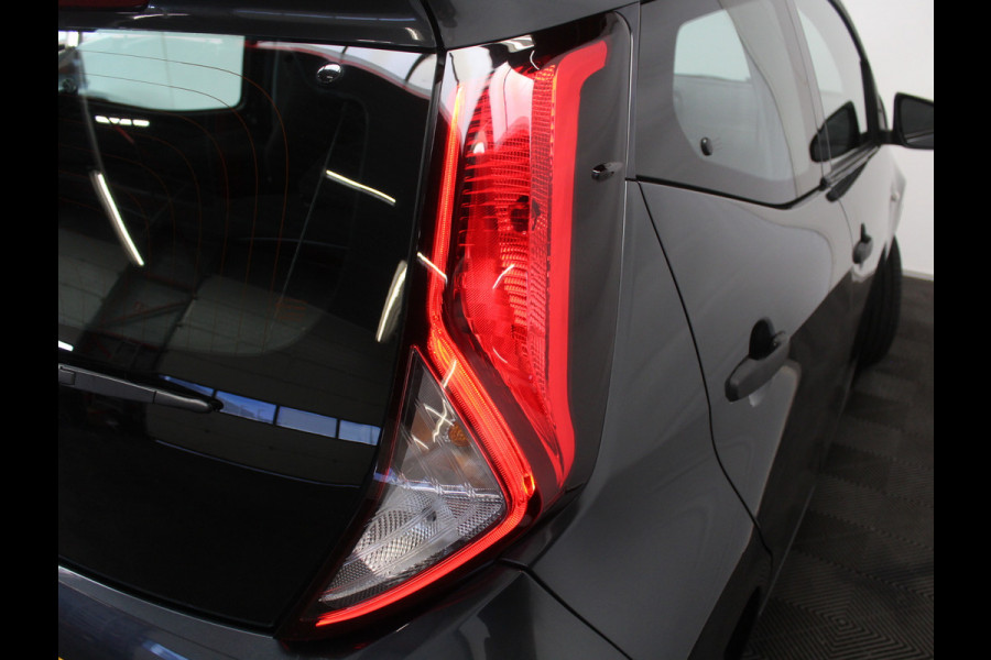 Toyota Aygo 1.0 VVT-i x-fun AIRCO | CV | LED | STB | BLUETOOTH | ELRM | ISOFIX