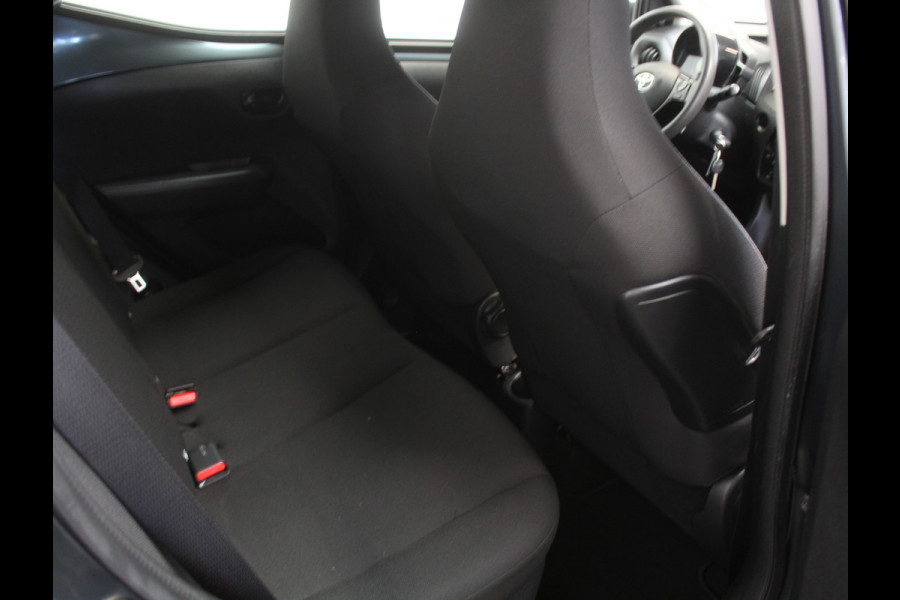 Toyota Aygo 1.0 VVT-i x-fun AIRCO | CV | LED | STB | BLUETOOTH | ELRM | ISOFIX