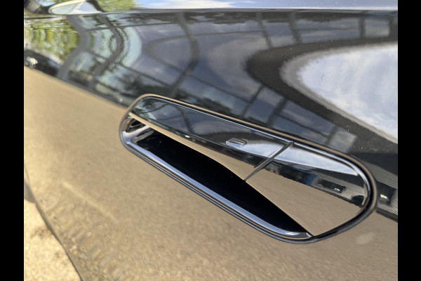 Volkswagen ID7 77 kWh Pro SOH 96%| 360 CAMERA | ELEKTRISCHE ACHTERKLEP| DODE HOEK SENSOR | ELEKTRISCHE TREKHAAK | STOEL + STUURVERWARMING + MASSAGE | KEY LESS | RIJKLAAPRIJS INCL. 12 MND BOVAG GARANTIE|