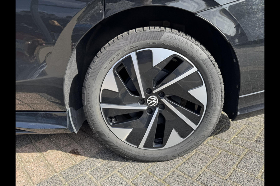Volkswagen ID7 77 kWh Pro SOH 96%| 360 CAMERA | ELEKTRISCHE ACHTERKLEP| DODE HOEK SENSOR | ELEKTRISCHE TREKHAAK | STOEL + STUURVERWARMING + MASSAGE | KEY LESS | RIJKLAAPRIJS INCL. 12 MND BOVAG GARANTIE|