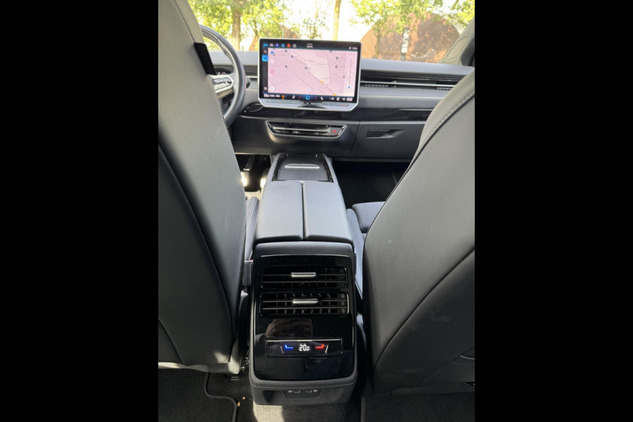 Volkswagen ID7 77 kWh Pro SOH 96%| 360 CAMERA | ELEKTRISCHE ACHTERKLEP| DODE HOEK SENSOR | ELEKTRISCHE TREKHAAK | STOEL + STUURVERWARMING + MASSAGE | KEY LESS | RIJKLAAPRIJS INCL. 12 MND BOVAG GARANTIE|