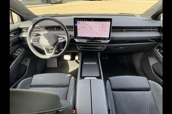 Volkswagen ID7 77 kWh Pro SOH 96%| 360 CAMERA | ELEKTRISCHE ACHTERKLEP| DODE HOEK SENSOR | ELEKTRISCHE TREKHAAK | STOEL + STUURVERWARMING + MASSAGE | KEY LESS | RIJKLAAPRIJS INCL. 12 MND BOVAG GARANTIE|