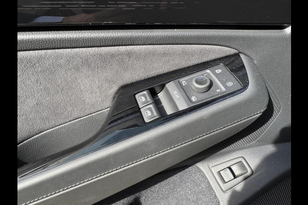 Volkswagen ID7 77 kWh Pro SOH 96%| 360 CAMERA | ELEKTRISCHE ACHTERKLEP| DODE HOEK SENSOR | ELEKTRISCHE TREKHAAK | STOEL + STUURVERWARMING + MASSAGE | KEY LESS | RIJKLAAPRIJS INCL. 12 MND BOVAG GARANTIE|