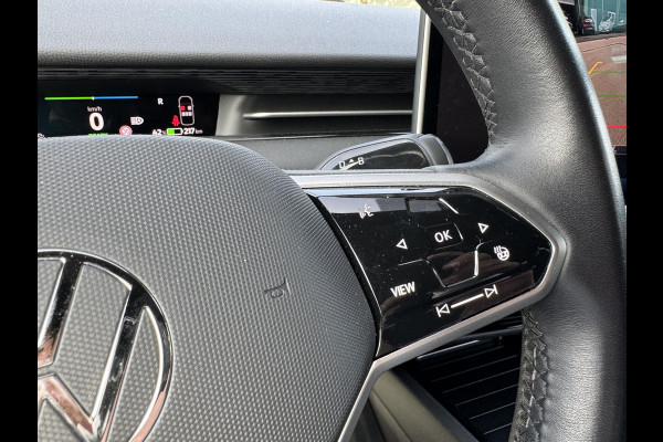 Volkswagen ID7 77 kWh Pro SOH 96%| 360 CAMERA | ELEKTRISCHE ACHTERKLEP| DODE HOEK SENSOR | ELEKTRISCHE TREKHAAK | STOEL + STUURVERWARMING + MASSAGE | KEY LESS | RIJKLAAPRIJS INCL. 12 MND BOVAG GARANTIE|