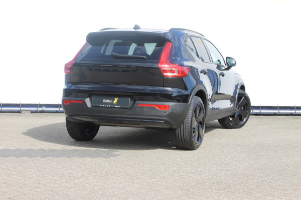 Volvo XC40 2.0 B3 Plus Black Edition Google Infotainment / Adaptieve cruise control / Elektrisch bedienbare voorstoelen met geheugen op de bestuurdersstoel / Stoelverwarming