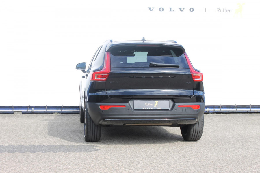 Volvo XC40 2.0 B3 Plus Black Edition Google Infotainment / Adaptieve cruise control / Elektrisch bedienbare voorstoelen met geheugen op de bestuurdersstoel / Stoelverwarming