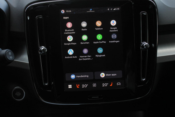 Volvo XC40 2.0 B3 Plus Black Edition Google Infotainment / Adaptieve cruise control / Elektrisch bedienbare voorstoelen met geheugen op de bestuurdersstoel / Stoelverwarming