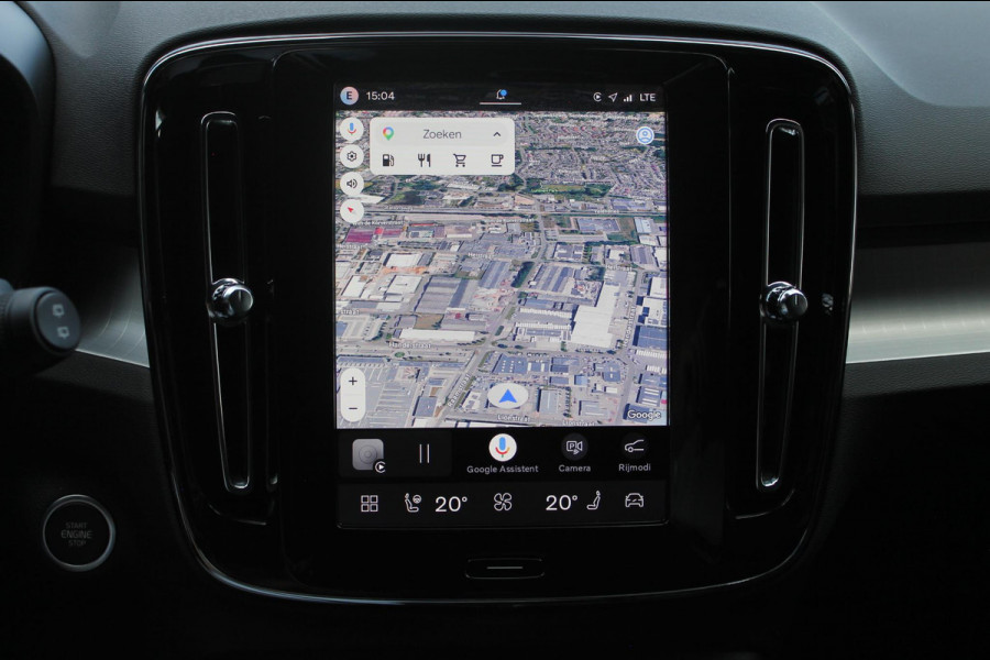 Volvo XC40 2.0 B3 Plus Black Edition Google Infotainment / Adaptieve cruise control / Elektrisch bedienbare voorstoelen met geheugen op de bestuurdersstoel / Stoelverwarming