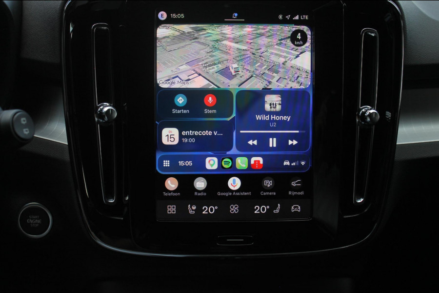 Volvo XC40 2.0 B3 Plus Black Edition Google Infotainment / Adaptieve cruise control / Elektrisch bedienbare voorstoelen met geheugen op de bestuurdersstoel / Stoelverwarming
