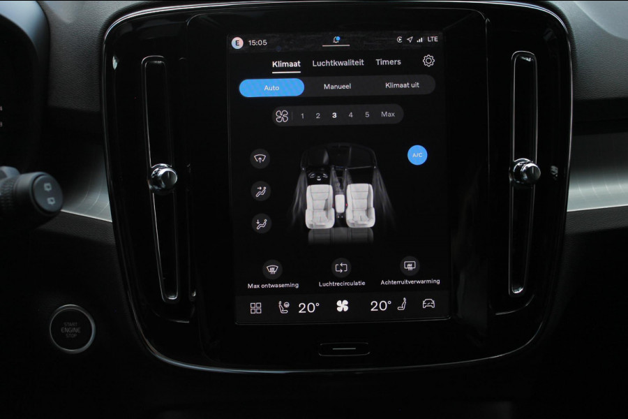 Volvo XC40 2.0 B3 Plus Black Edition Google Infotainment / Adaptieve cruise control / Elektrisch bedienbare voorstoelen met geheugen op de bestuurdersstoel / Stoelverwarming