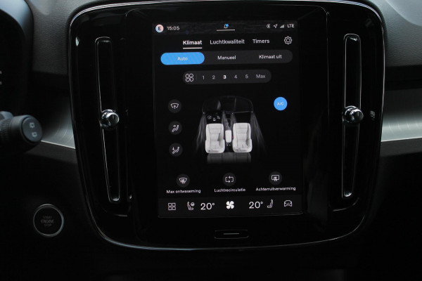 Volvo XC40 2.0 B3 Plus Black Edition Google Infotainment / Adaptieve cruise control / Elektrisch bedienbare voorstoelen met geheugen op de bestuurdersstoel / Stoelverwarming