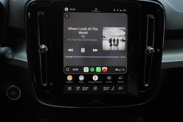 Volvo XC40 2.0 B3 Plus Black Edition Google Infotainment / Adaptieve cruise control / Elektrisch bedienbare voorstoelen met geheugen op de bestuurdersstoel / Stoelverwarming
