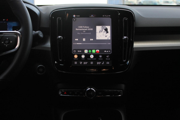 Volvo XC40 2.0 B3 Plus Black Edition Google Infotainment / Adaptieve cruise control / Elektrisch bedienbare voorstoelen met geheugen op de bestuurdersstoel / Stoelverwarming