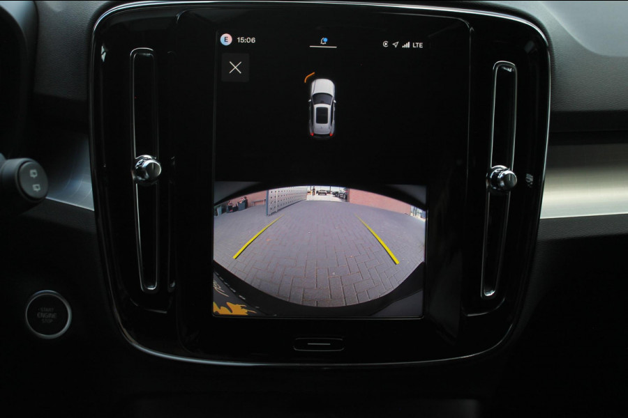 Volvo XC40 2.0 B3 Plus Black Edition Google Infotainment / Adaptieve cruise control / Elektrisch bedienbare voorstoelen met geheugen op de bestuurdersstoel / Stoelverwarming