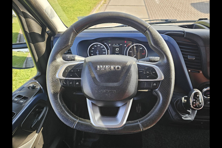 Iveco Daily 35C18HV 3.0 410 L4H2 Cruise control, Airco, Pdc, Navi, Camera, Led, Climatecontrol, Trekhaak