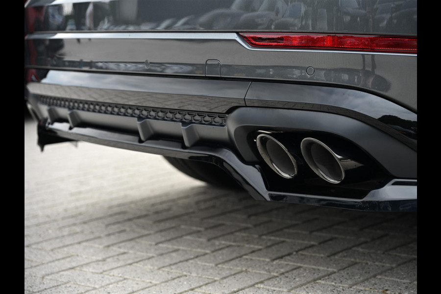 Audi Q8 E-Hybrid Quattro 360KW Competition Plus | Panoramadak | 5 Jr Garantie | Alcantara Hemelbekleding | Carbon Inleg | Stoelmassage + Ventilatie | Achterasbesturing | 360 Camera | B&O Sound | HUD | OLED | Soft Close | Ambiance Interieur |