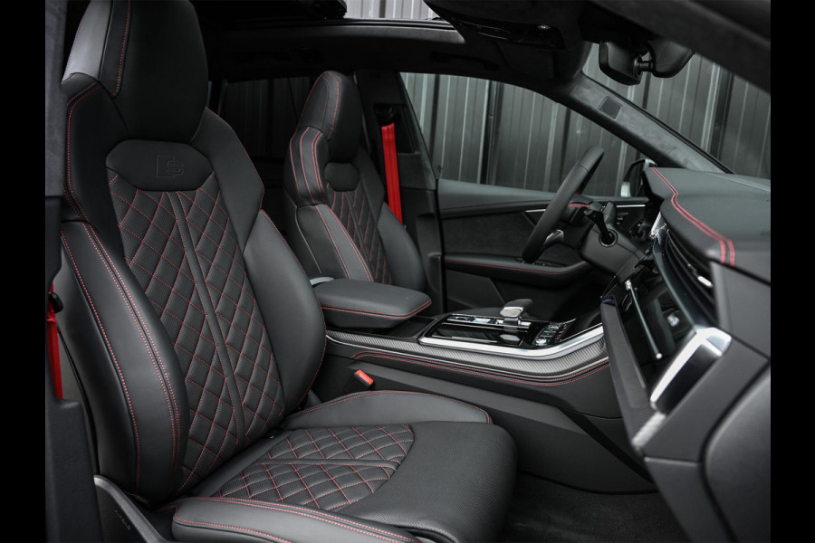 Audi Q8 E-Hybrid Quattro 360KW Competition Plus | Panoramadak | 5 Jr Garantie | Alcantara Hemelbekleding | Carbon Inleg | Stoelmassage + Ventilatie | Achterasbesturing | 360 Camera | B&O Sound | HUD | OLED | Soft Close | Ambiance Interieur |